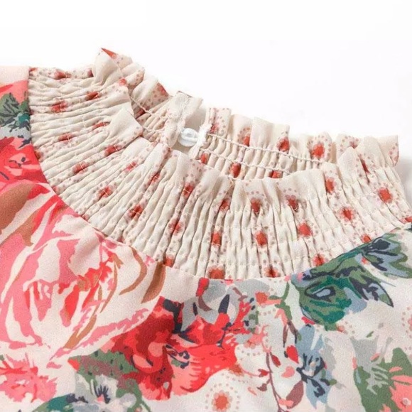 “Talia”Floral blouse - Picture 8 of 16